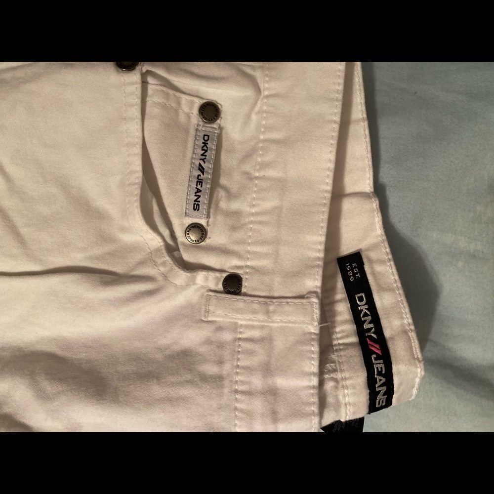 COPY - White NYC printed jeans. - Picture 2 of 4